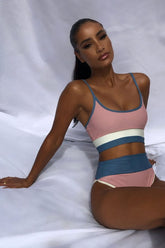 Rosa geripptes Bikinihöschen mit hoher Taille und Farbblockdesign